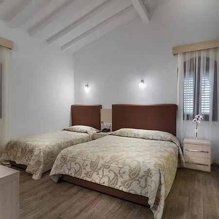 Acapulco Convention Agios Epiktitos