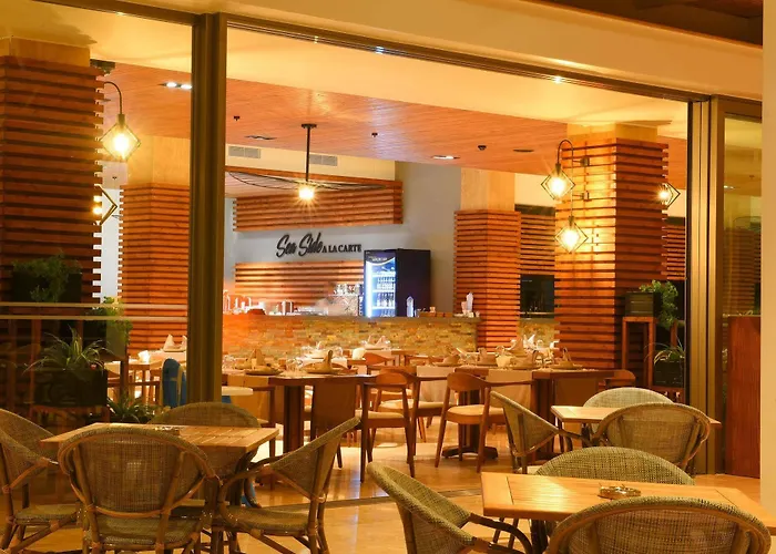 Acapulco Convention Hotel 5*