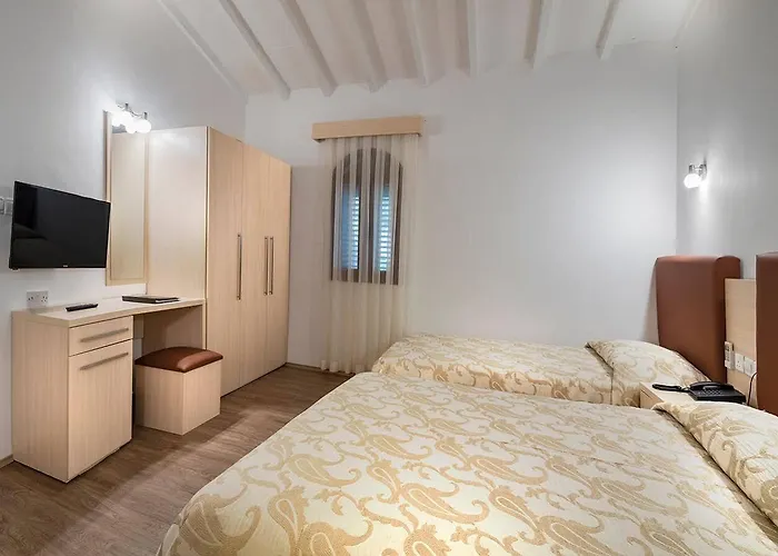 Acapulco Convention Agios Epiktitos