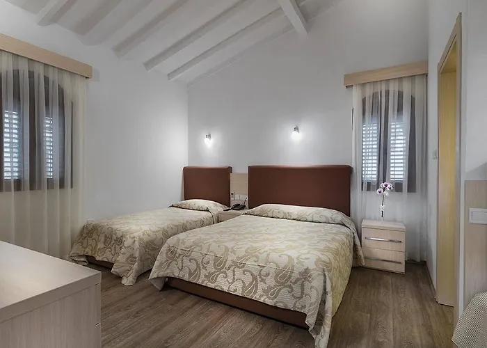 Acapulco Convention Agios Epiktitos